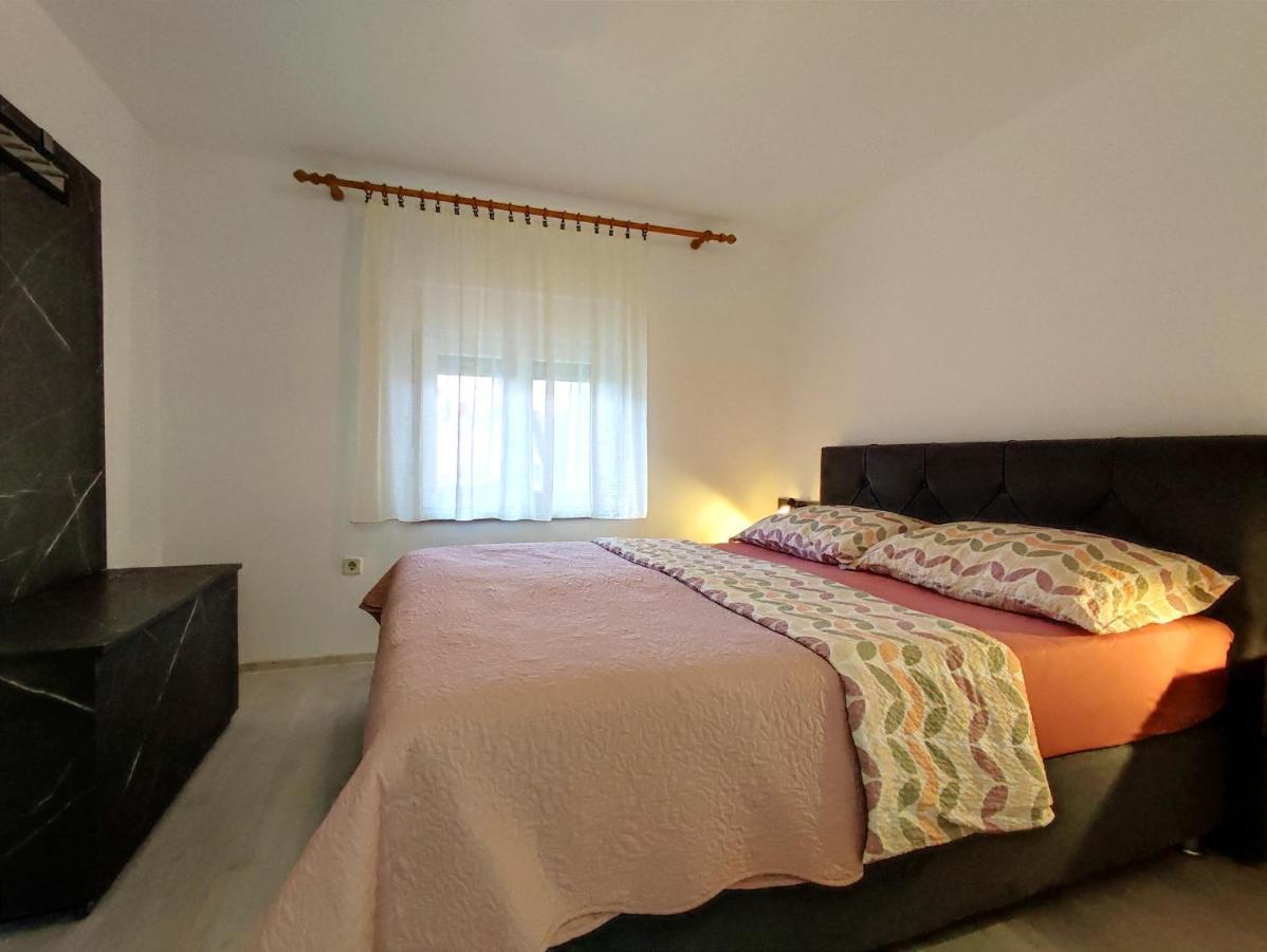 Apartments Jolic Vir Ngoại thất bức ảnh