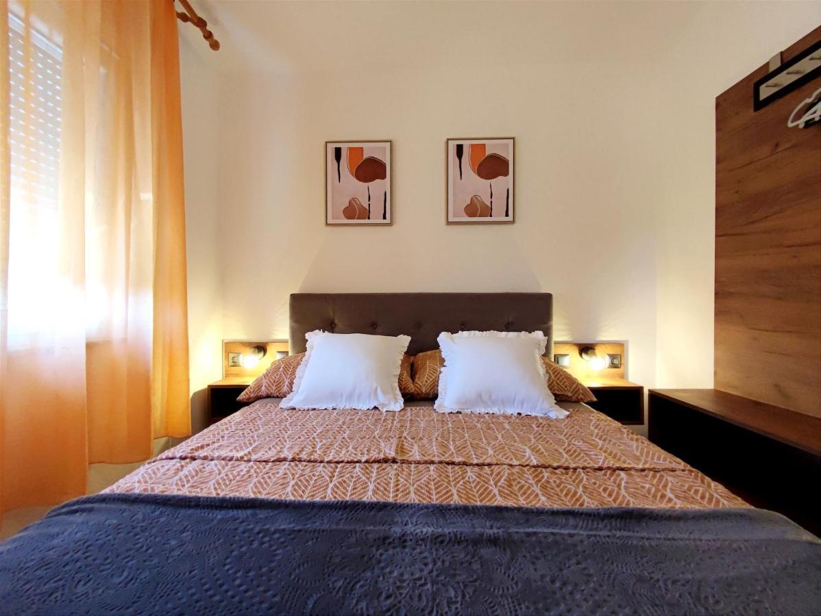 Apartments Jolic Vir Ngoại thất bức ảnh