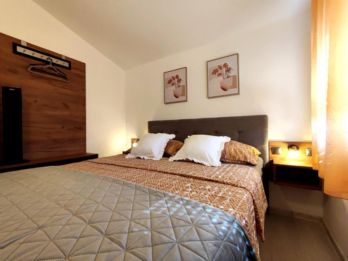 Apartments Jolic Vir Ngoại thất bức ảnh